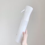スキンケアの必需品かも。1080円で買えるこのボトルに化粧水いれて、お風呂上りにミストで浴びています。
