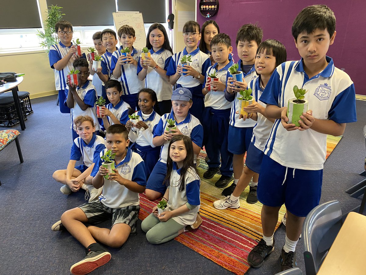 Billy_Eliaali's tweet photo. 4/5E have been working overtime to complete their concrete pots 👏🏼👌🏼👍🏼 https://t.co/KUrleSSvQE