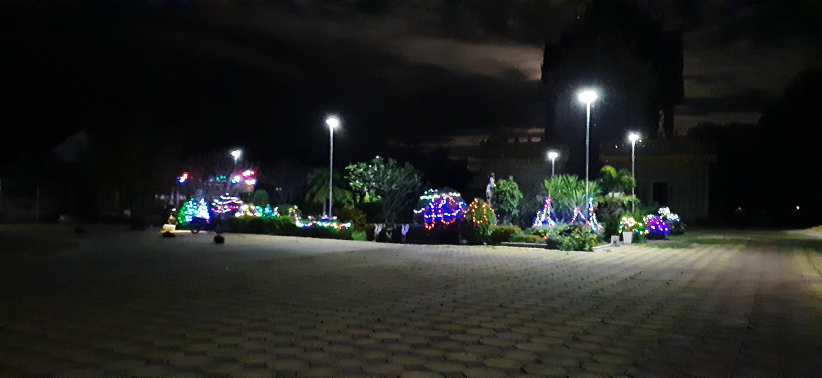 DJ1C8's tweet photo. ปีใหม่มาดูไฟนะครับ https://t.co/c0OnmWeSuh