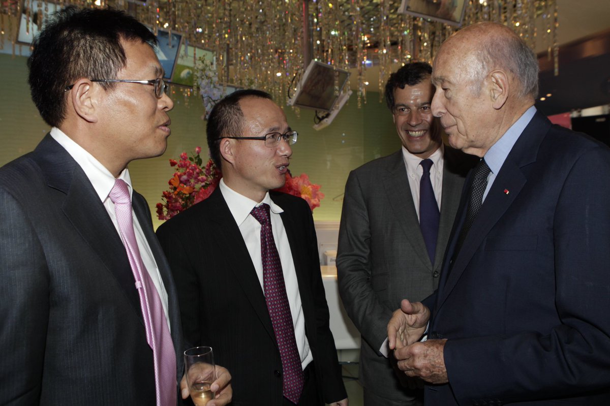 GuangchangGuo's tweet photo. Nos sincères condoléances à la famille du Président Giscard d’Estaing. Notre amitié remonte à la coopération au Club Med et à sa grande contribution aux relations franco-chinoises. Le monde se souviendra toujours de la brillante carrière de sa présidence. https://t.co/DWbzyGW3Ev