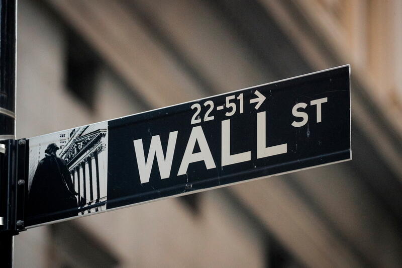 On @Breakingviews - A proposal to boot foreign companies off U.S. exchanges if they don’t comply with auditing oversight is on its way to becoming law. It’s a fair demand, but targeting Chinese Party members misses the mark, writes @petesweeneypro https://t.co/eEq2SisxFn https://t.co/OUf2aoLmjx