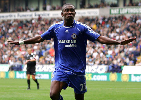 On this day: 2011 - Salomon Kalou became the 1st person to make 100 substitute appearances for Chelsea (vs Newcastle). #CFC #Chelsea https://t.co/Q1ImrK4DfC