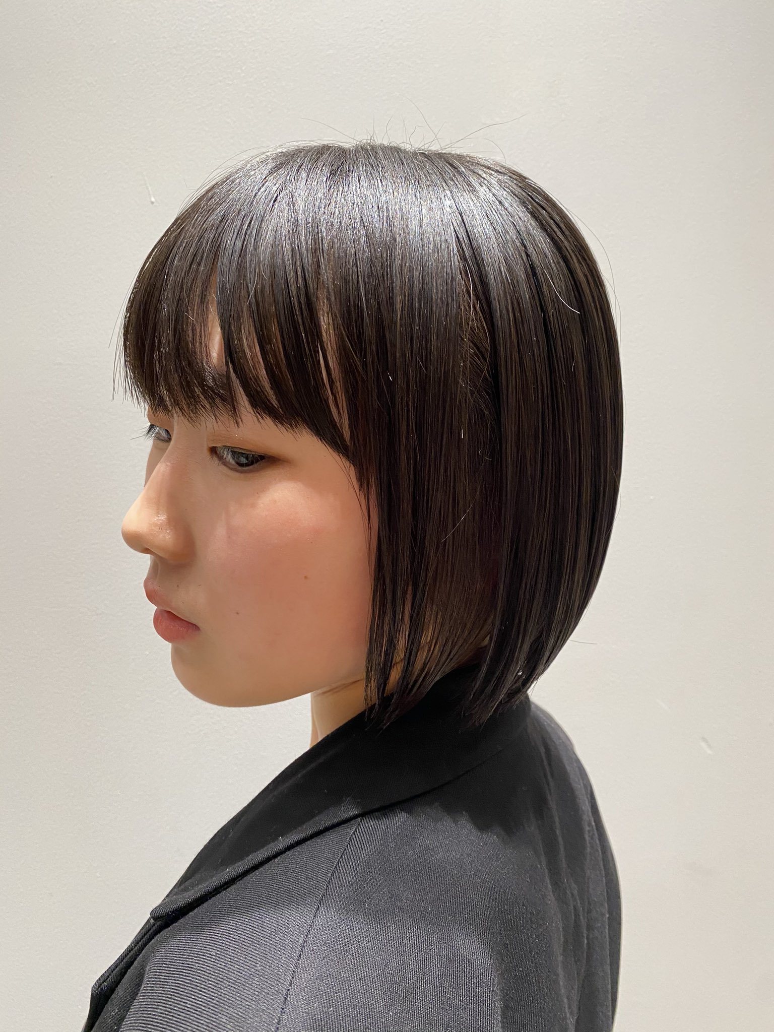 Toshimitsu Kuroki 世界を美しく変える 娘の髪を超ロングからバッサリボブへ ネープを刈り上げたんだけどもまさかの中学校から指摘が 中学生らしい髪型に と 十分中学生らしいと思うのだが 爆毛の娘は普通の髪型になれないのか T Co