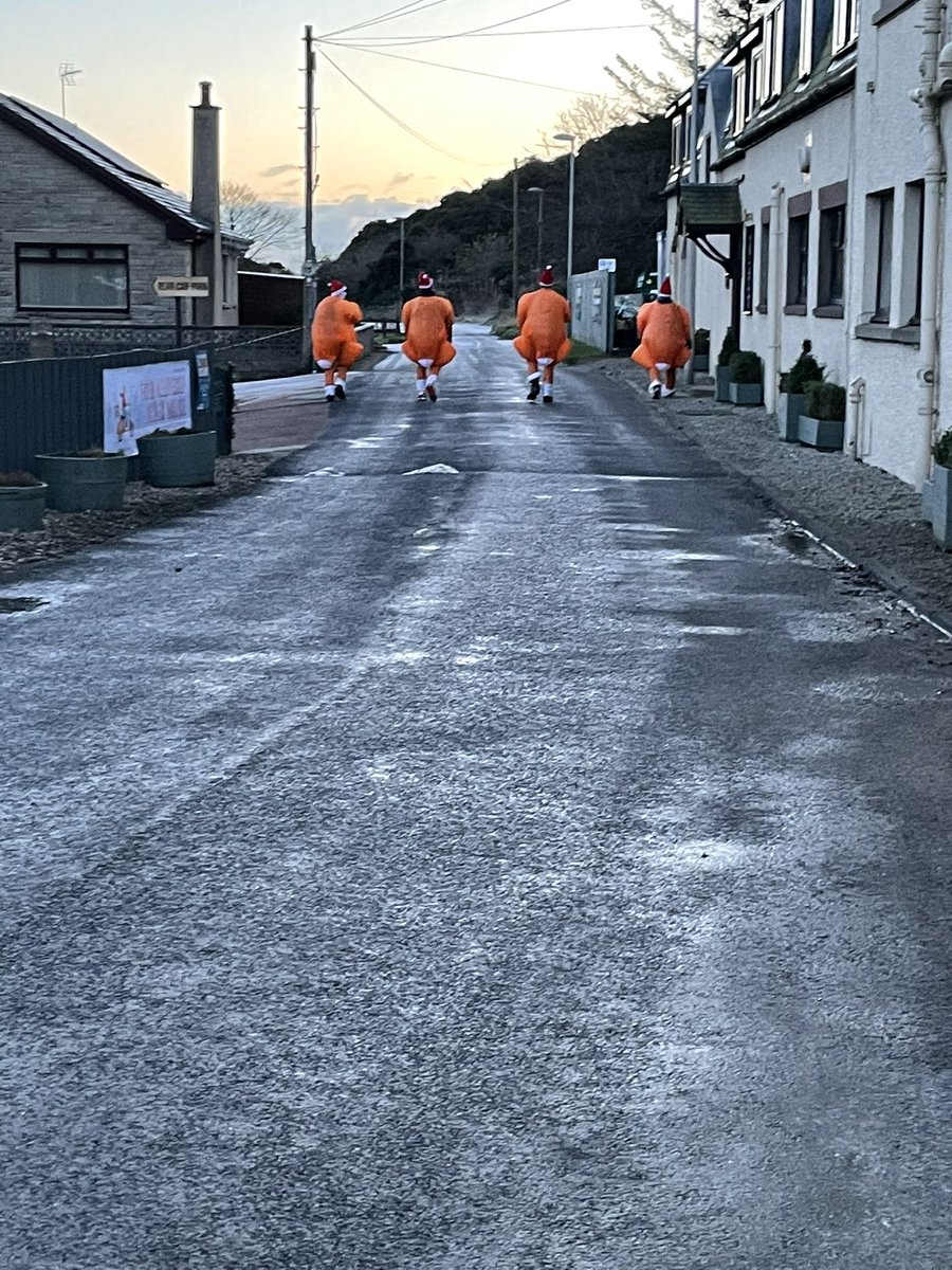 NewburghInn's tweet photo. And the Turkeys have started their walk. The team at Romar international are doing a sponsored walk from Newburgh to Northsound headquarters in Altens for cash for kids. To donate click on the link below @northsound1 

Good luck boys 

https://t.co/aDzA96mtEG https://t.co/g1cUnW8xxH