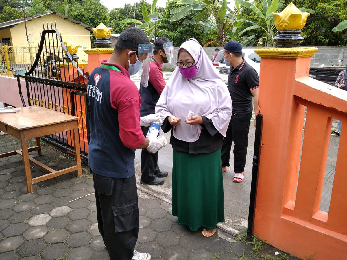 Fi2a777's tweet photo. #agpedulisesama #arthagrahapeduli #cssragp2020 #kiosAGP #pasarmurahAGP #bimoli #indomie #AGPpasarmurah https://t.co/5Yr0hB5LBj