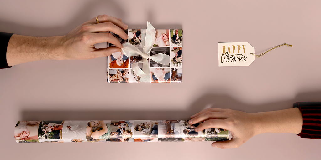 wrapmeuk's tweet photo. Share your perfected family poses this #Christmas with personalised, recyclable #wrapping paper and cards. Just upload your favourite photos to get started and enjoy #FREE first class delivery on every order 🎉 https://t.co/Po5mIi4RUn 

#FamilyChristmas #Personalisation https://t.co/kYIRJTvNP3