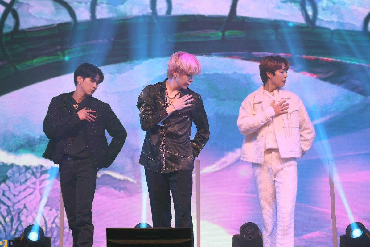 junhyuk_archive's tweet photo. [201124] DSP N, Son Dongpyo Fanmeeting "The Beginning" BEHIND✨🖤

(Junhyuk Edition)

#이준혁 #LEEJUNHYUK
#DSP_N #DSP새싹즈 https://t.co/Ui879CDbG9
