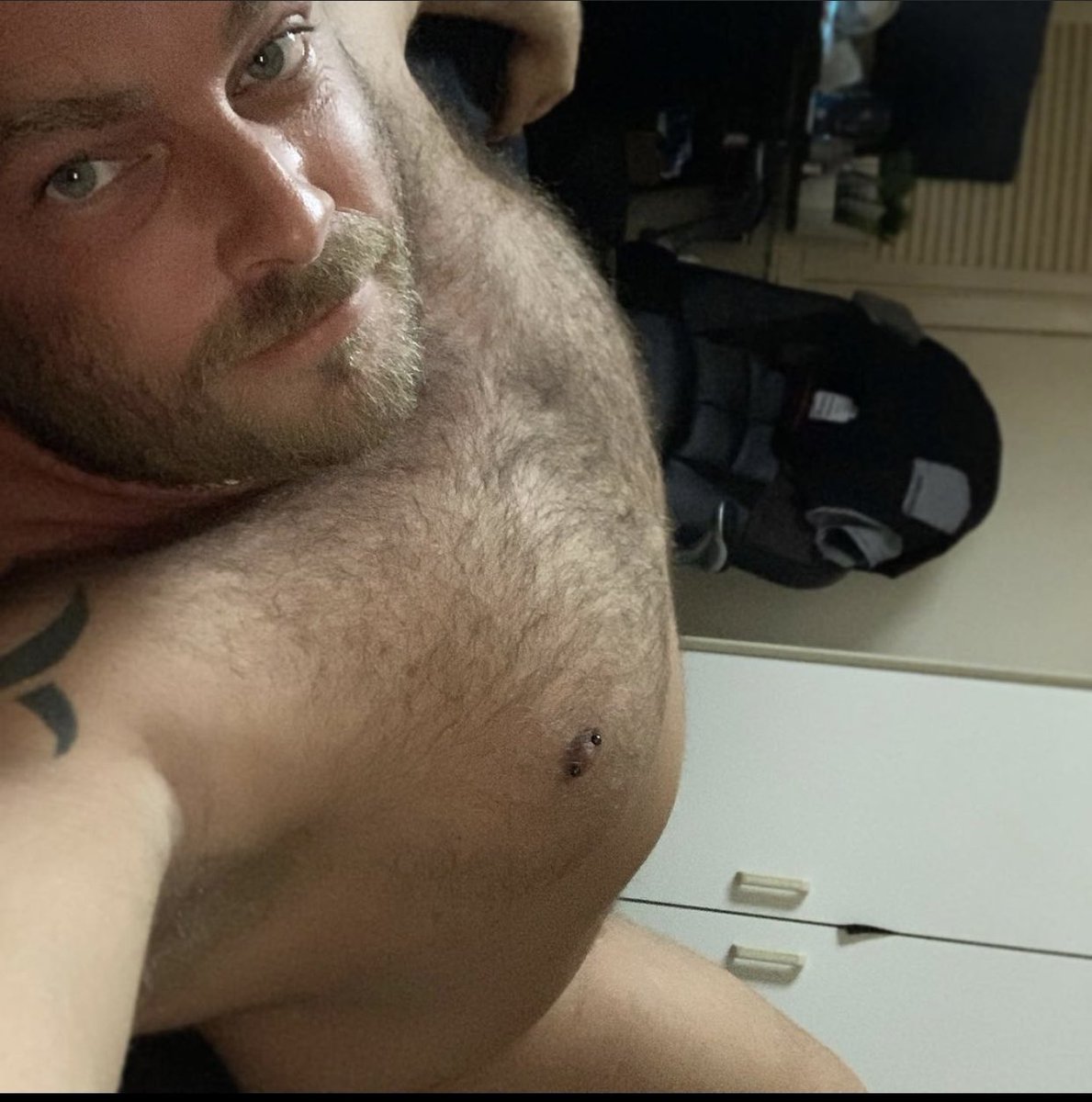 DannyWyattXXX's tweet photo. Morning all!!! Have a great day!! #goodmorning #buenas #dziendobry #positivevibes #earlybird #morningglory #teamtop #daddy #comesit #ridemelikeapony #bottomsneeded https://t.co/K63N2epefW