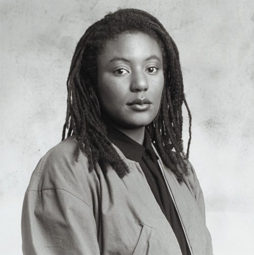 3. Maureen Blackwood (1960-) cofounded Sankofa, a collective that fought for space for Black British voices in the '80s/90s. Home Away From Home (1992) is a bittersweet vignette about family & the push/pull of migrant life  #FemaleFilmmakers  #AdventCalendar  https://bit.ly/2I5a6zP&nbsp;