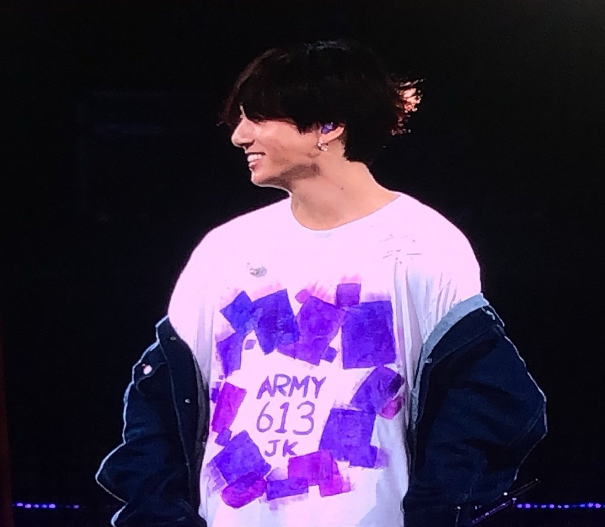 Jungkook designed his shirt by writing ARMY 613 that is their debut date. HE'S SO PRECIOUS 