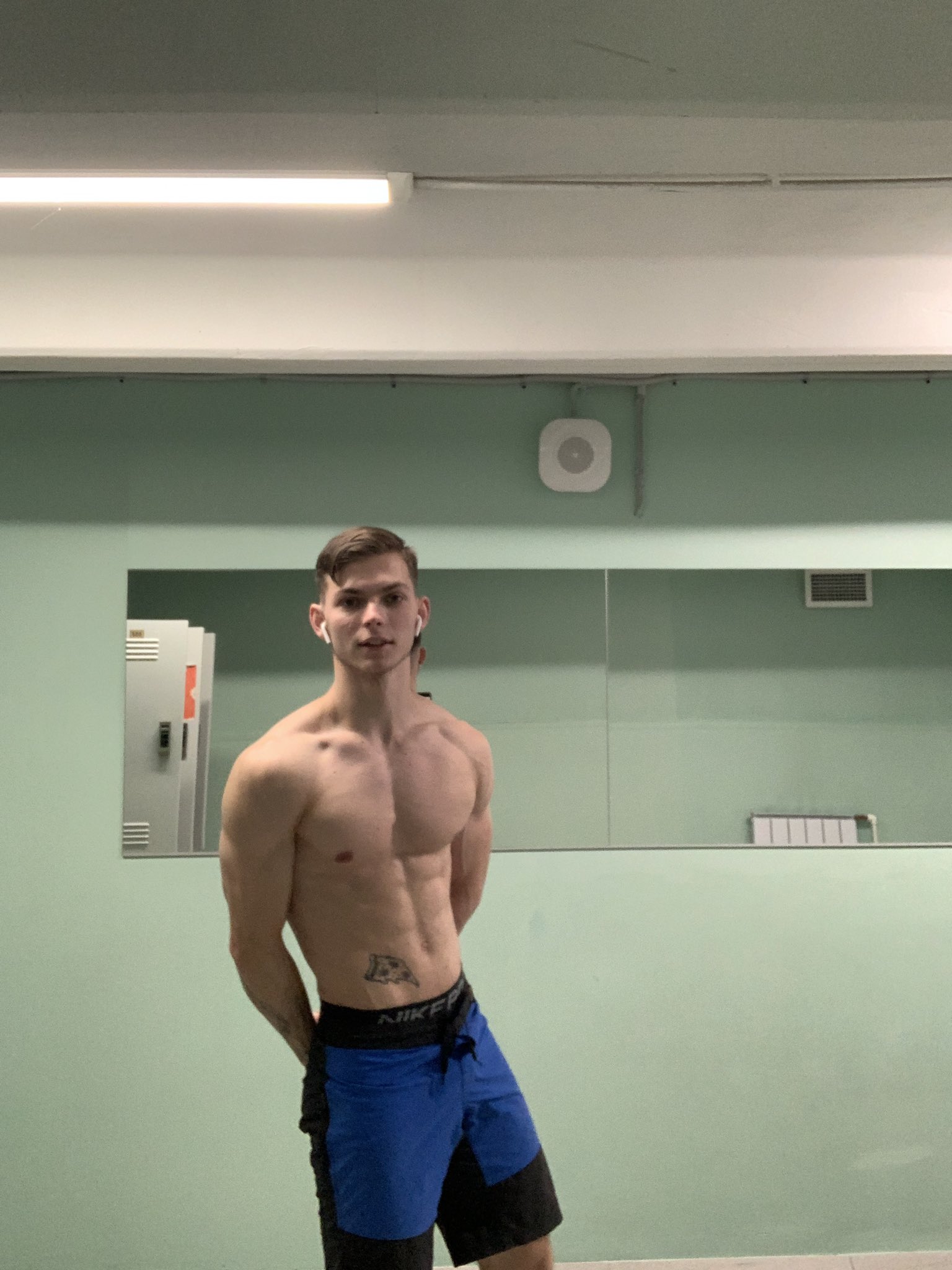 TW Pornstars - 3 pic. Tommy Gold. Twitter. After training💪. 12:21 PM