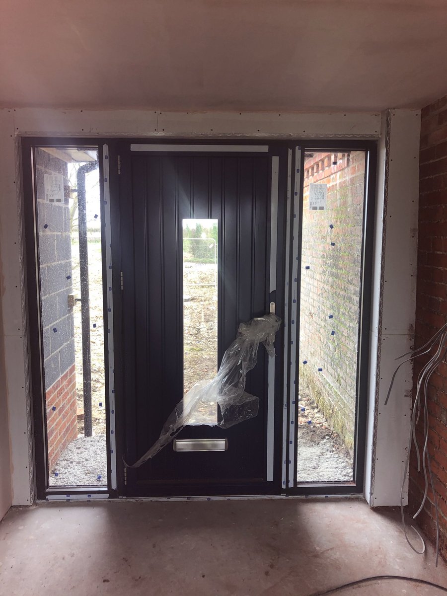 AliSystemsLtd's tweet photo. Next #project this #newbuildproject is in @senior_systems Pure range including windows, sliding, single doors &amp; SF52 CW
Cant wait for @bcbuk integrated blinds to complete this project...
#aluminium #newbuild #newhome #aluminiumwindows #aluminiumdoors #intergratedblinds https://t.co/PKHCvkq8JS