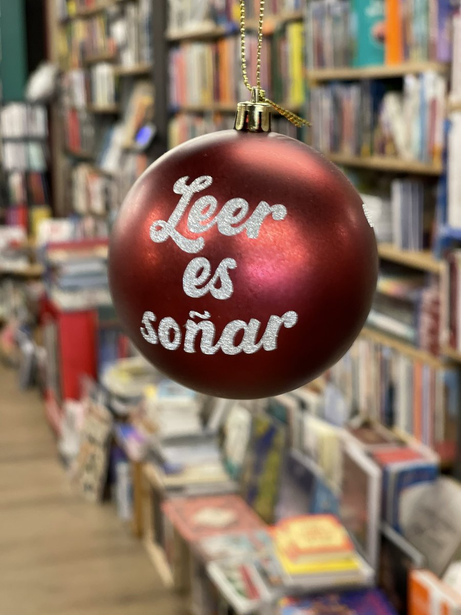 Ya suenan villancicos en la librería, con esto lo he dicho todo!!!