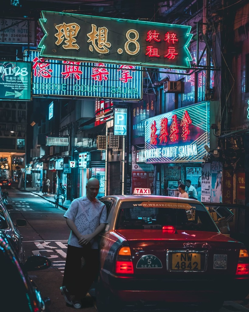 Second entry from our FW20 Artificial Heritage collection, White Bandana Leisure Shirt is broightbto life by our friend @royes__ in this editorial looks, blurring the lines between artifical world and real world. 

The Artificial Heritage collection will… instagr.am/p/CIVIWq_FB1t/