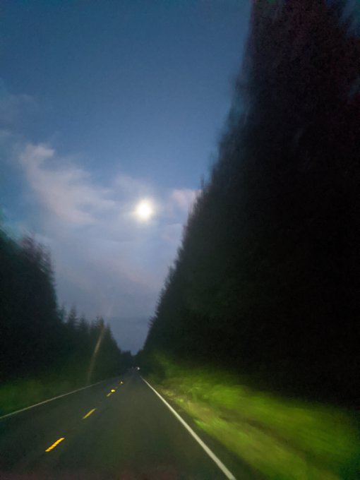Some trippy dusk shots coming out of the forest https://t.co/Z1YrhlCqSN