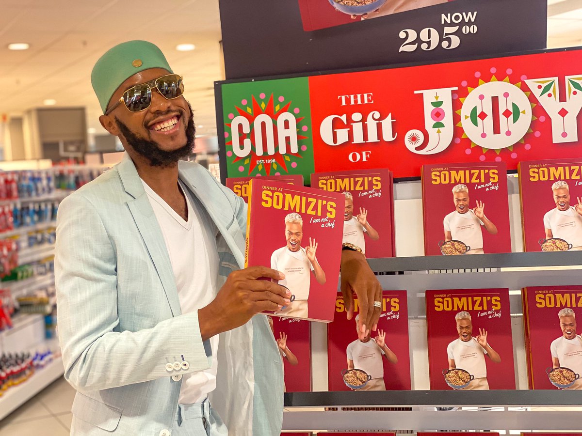 mohale_motaung's tweet photo. Hey guys, GOOD NEWS: 🤩🚨
_____
hubby’s book #DinnerAtSomizis is now available from TODAY at CNA stores nationwide, get yours today for only R295. 🤩🥳 https://t.co/dQoDNnulJF