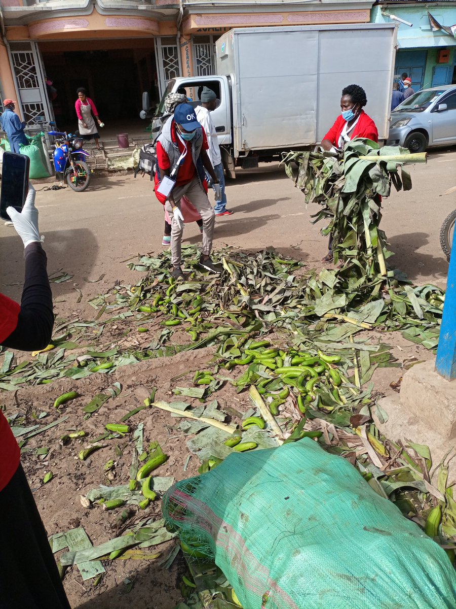 NjapitMwaana's tweet photo. A clean environment is a Covid 19 Free environment!
As youths from @YEDNetworkKe we have taken action on ensuring that we participate in Combating the virus!
#AngamizaCoronaLaikipia
#angamizacorona 
@Amref_Kenya https://t.co/XPjCey2jk0