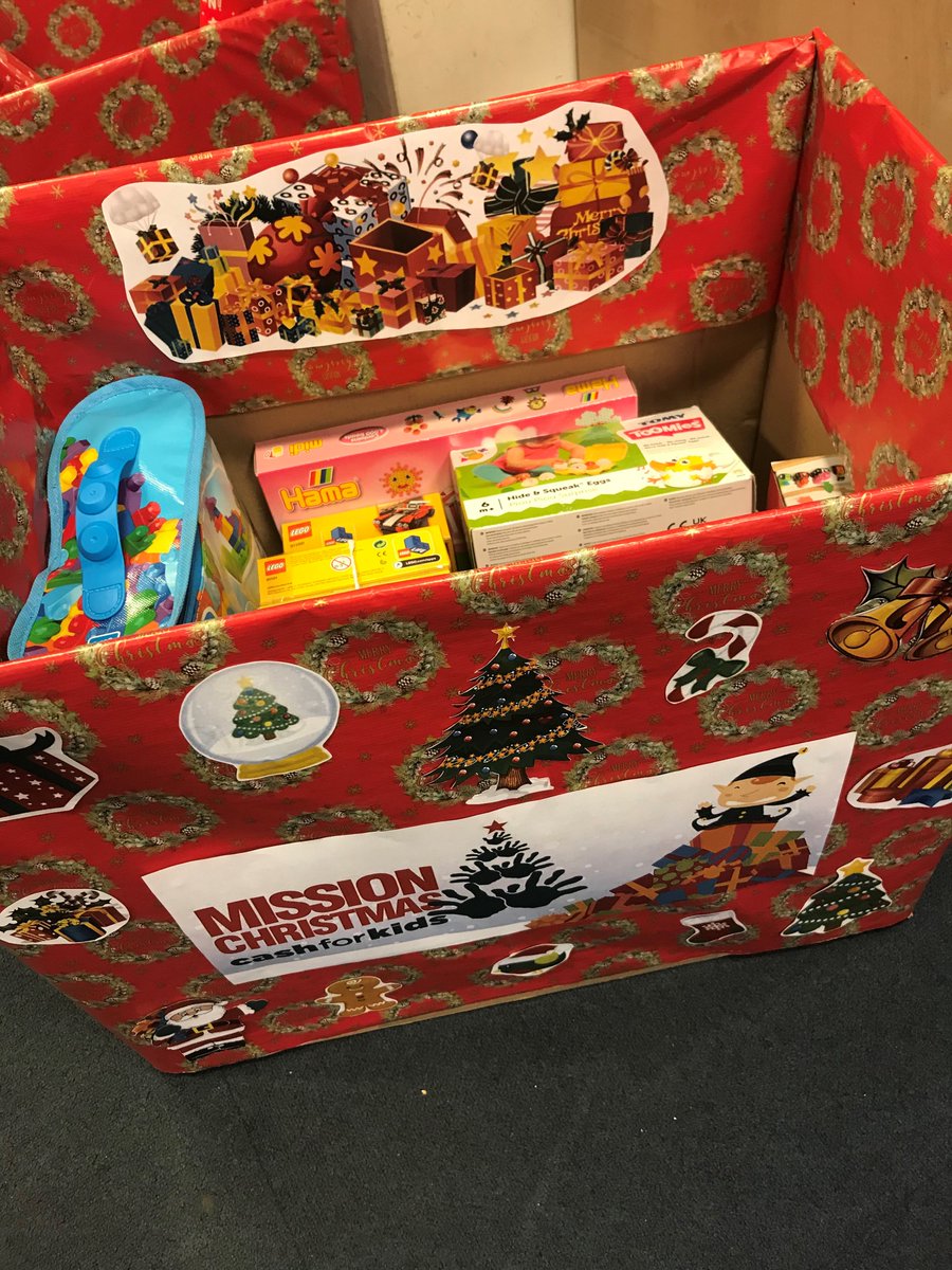 The Team are contributing to Mission Xmas with @hallamfmnews  the box is starting to fill.  If you wish to drop  an unwrapped pressie off at the hotel please do so to help kids this year .🎁