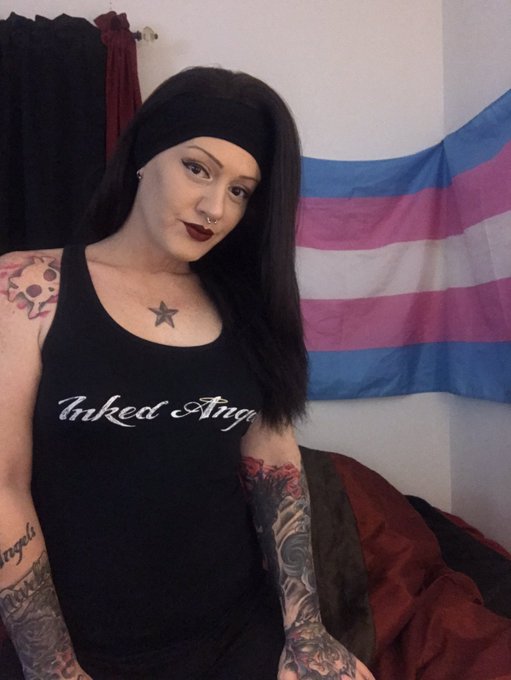 Got done up just so I could take a few pictures in my awesomeness of a shirt from @InkedAngels https://t<a href="/tag/mvsales"class="tags"><span>#mvsales</span></a><a href="/tag/mvtrans"class="tags"><span>#mvtrans</span></a>