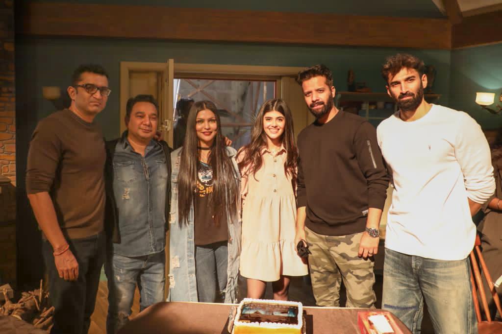 taran_adarsh's tweet photo. ADITYA ROY KAPUR - SANJANA SANGHI... #Om: The Battle Within - starring #AdityaRoyKapur and #SanjanaSanghi - commenced shoot today... Directed by Kapil Verma... Produced by Zee Studios, Ahmed Khan and Shaira Khan. https://t.co/7Vk3ZxPQuI