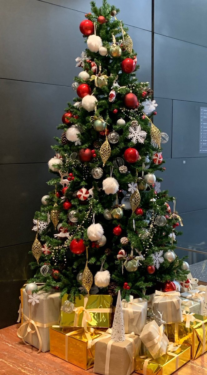 12月1日発売!! ブラピ×ペラン×ペテルス共同プロジェクトによる『Fleur de Miraval Roseフルール・ド・ミラヴァル・ロゼ』、生産量2万本、日本上陸360本🍾　ペテルスのこだわりが伝わってくる味わいは魅力、品格あるロゼシャンパン報告は後日ブログで💫
#Champagne　#FLEURDEMIRAVALROSE　#MiravalJapan