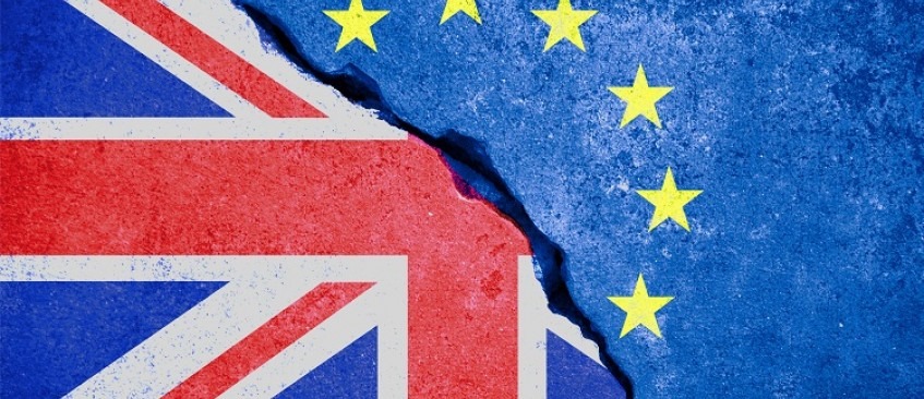 RaikesJournal's tweet photo. Think Gloucestershire: 1. Cycling firm's overseas sales up 40% +potential new jobs. 2. An art installation, a beacon of hope, a symbol of defiance from a sector fighting for its life: Every is Light. 3. No 6 in our tips to prepare for post Brexit. https://t.co/nhBIcb8sWm #glosbiz https://t.co/mzhqgdQFWA