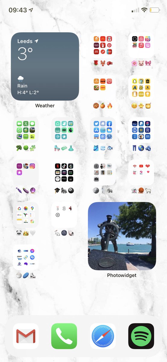 Emzziieee's tweet image. 3 days into my week off work and I might have @thehomeedit -ed my phone Home Screen 🙈 #itsasystem