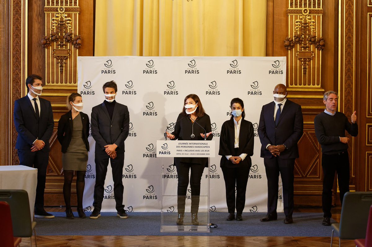 Anne_Hidalgo's tweet photo. Ce matin, avec nos partenaires de la stratégie "Paris + plus inclusive avec les Jeux", pour la Journée mondiale des personnes handicapées.
Les JOP de #Paris2024 vont nous permettre d'accélérer la transformation de Paris vers l'accessibilité universelle. C’est notre engagement. https://t.co/hIwgADstTD