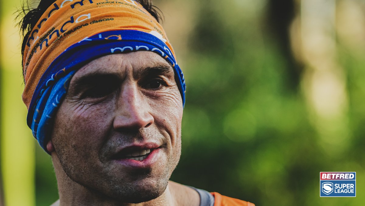 Kevin Sinfield has completed the third of his seven marathons in seven days for <a href="/Rob7Burrow/">Rob Burrow CBE</a> &amp; <a href="/mndassoc/">MND Association</a> 🏃‍♂️

Over £300,000 raised so far, you can donate here 👉 bit.ly/3k4fjoi