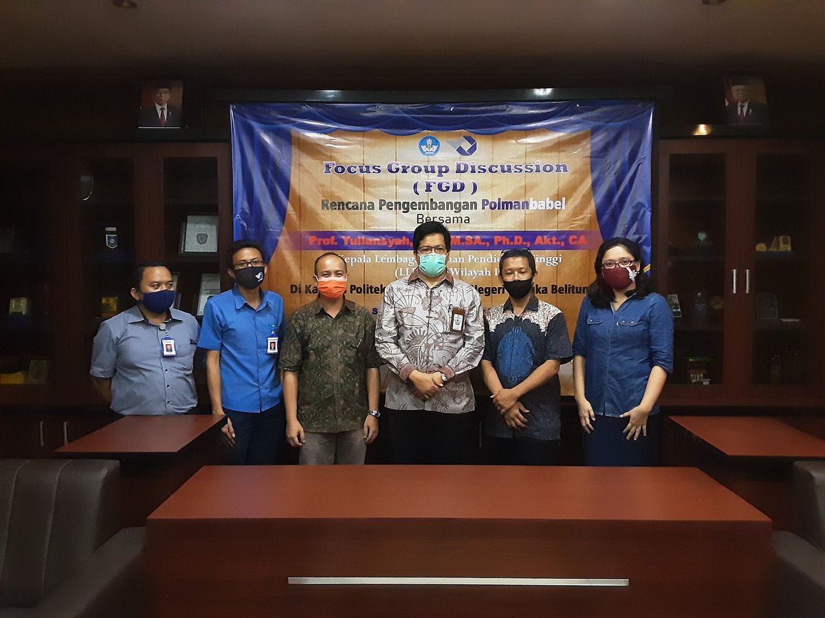 humaspolman's tweet photo. Selamat Datang Kepala Lembaga Layanan Pendidikan Tinggi (LLDIKTI) Wilayah II, Prof. Yuliansyah., S.E., https://t.co/cH5upadfBD., Ph.D., Akt., CA di Polmanbabel, Kamis 03 Desember 2020 dalam rangka FGD Rencana Pengembangan Polmanbabel.
@LLDIKTI2 
@DiktiVokasi 
@poltekahlinya https://t.co/qZ4zpwVUjv