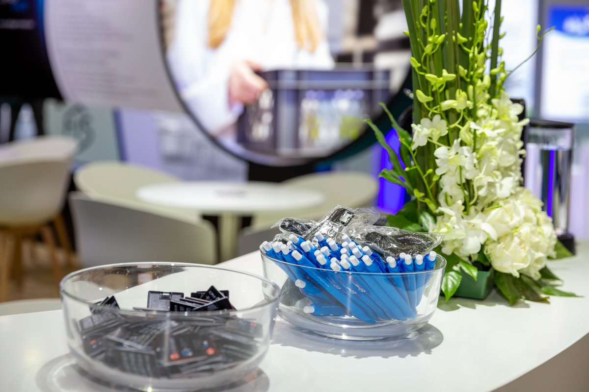 / WORK Our team will be in #Shanghai for the install of our client's exhibition stand <a href="/CARBOGEN_AMCIS/">CARBOGEN AMCIS</a> at @CPhIWW #China 2021!

Such a pleasure to get back on track and feel the atmosphere of an #exhibition #hall in the massive Shanghai New International Expo Center

#eventprofs