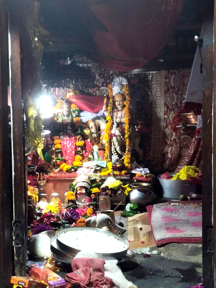 Kumaon_'s tweet photo. Ghorakhal is a small place, which is famous for the temple of Lord Golu worshiped by hill people

Ghorakhal is in #Nainital district of #Uttarakhand, 15 km from @Nainital &amp; at a distance of 3 Kms from Bhowali

#घोड़ाखाल #भवाली #नैनीताल #उत्तराखंड #Ghorakhal #Bhowali https://t.co/nViODEWOZg