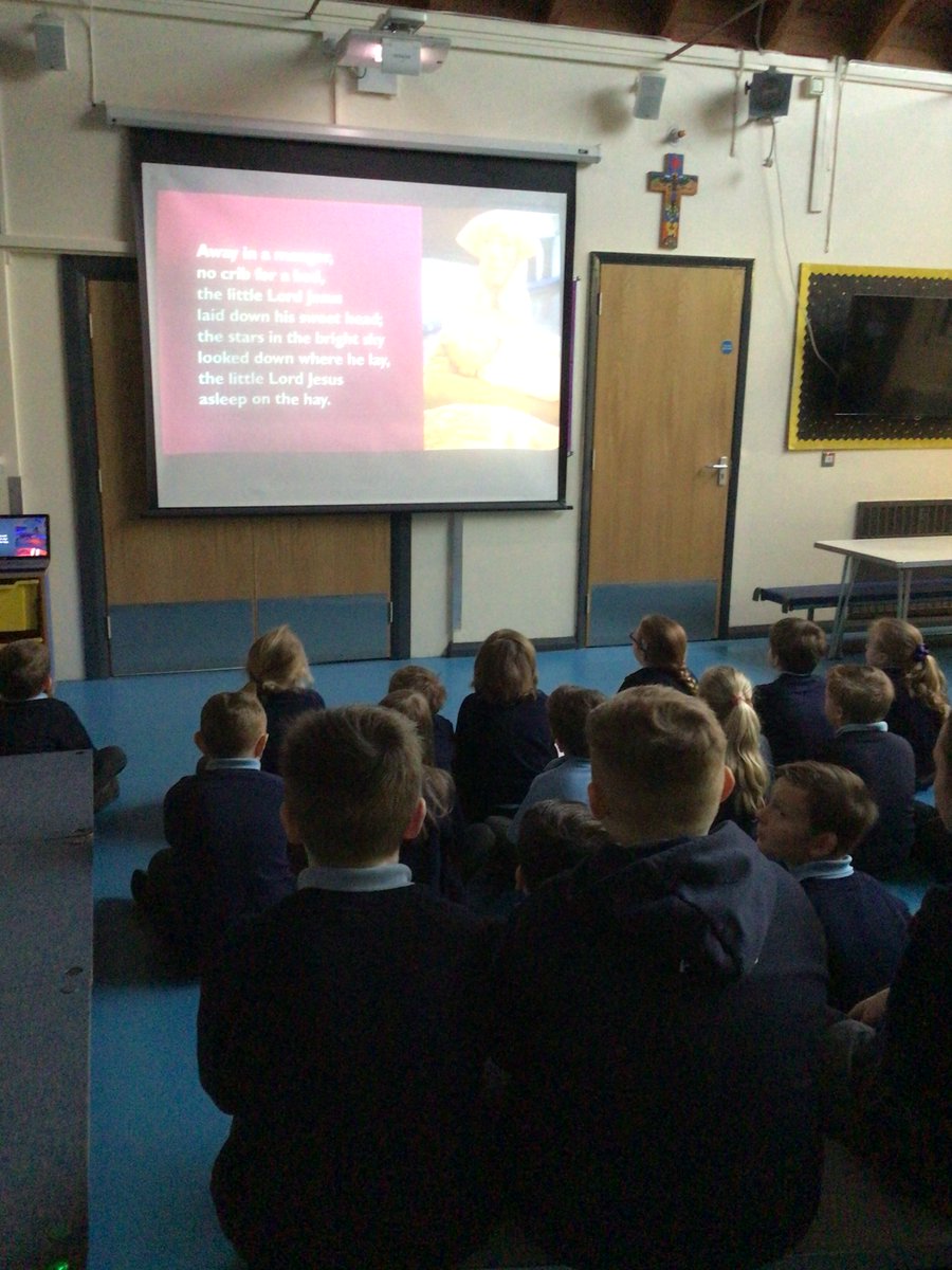 ClassHerons's tweet photo. KS2 taking part in the DBE Christmas Service #TheGiftLDBE @DBELeicester ✨🙏 https://t.co/emLeAzf2pL