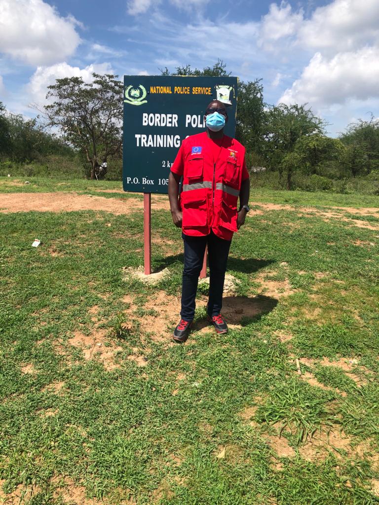 NjapitMwaana's tweet photo. @YEDNetworkKe chair @IsraelRedCoil1 ,
Transversing the country to preach the gospel of combating Covid 19!
Let's all unite and join hands to flatten the curve!
A noble leader carrying out a noble task!
#KomeshaCorona
#EUCovid19ResponseKE 
#KenyaNiMimi https://t.co/vpU6BmUcdS
