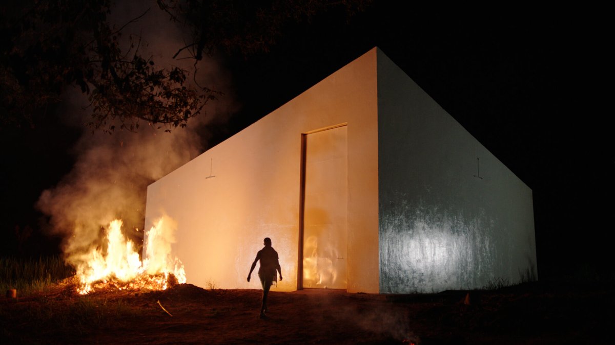 Weekend tip! Watch the film White Cube by Renzo Martens with English subtitles this Saturday and Sunday <a href="/DeBalieCinema/">De Balie Cinema</a>. Info &amp; tickets: bit.ly/3mzAJvP