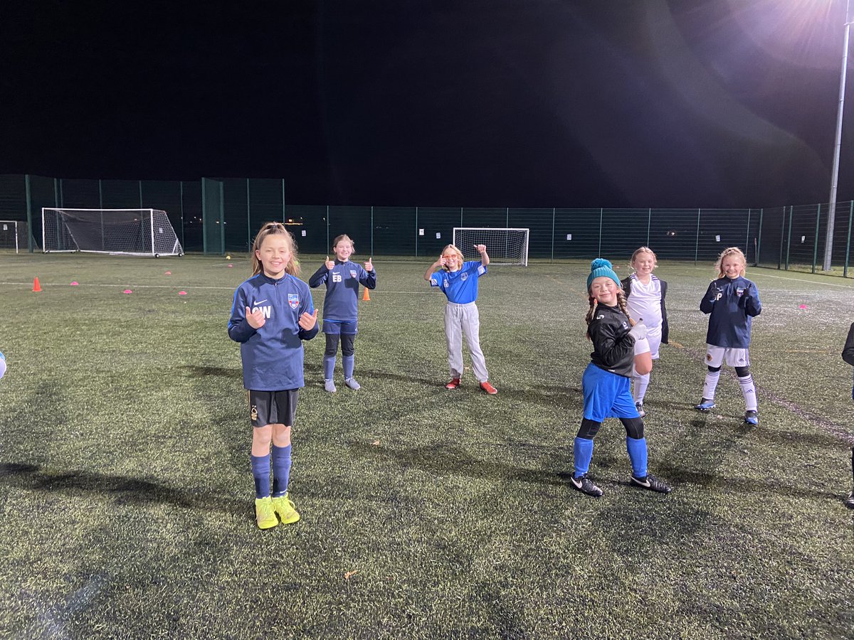 sbachutdgirls's tweet photo. A great evening last night having all our girls back training... best of all, everyone smiling and happy to be playing football again! ⚽️😁 #lockdownover #footballisback #letsgetplaying #upthebach https://t.co/luqltCYnIm