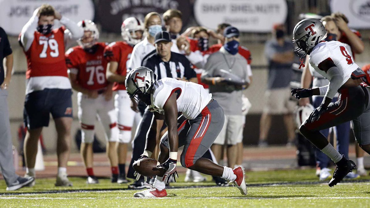 Watch: Thompson stuns Auburn in wildest Alabama high school football state championship game in history https://t.co/FsICzxIBKM https://t.co/o1cSG3ppln