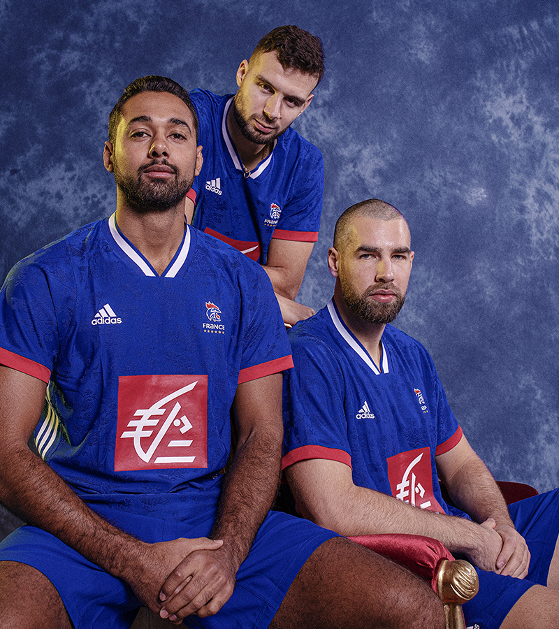 Continuons d’écrire l’histoire ensemble 🇫🇷
🤝<a href="/FRAHandball/">Equipes de France de Handball</a> 

La nouvelle collection est disponible : a.did.as/Handball_FRA

#BleuetFier