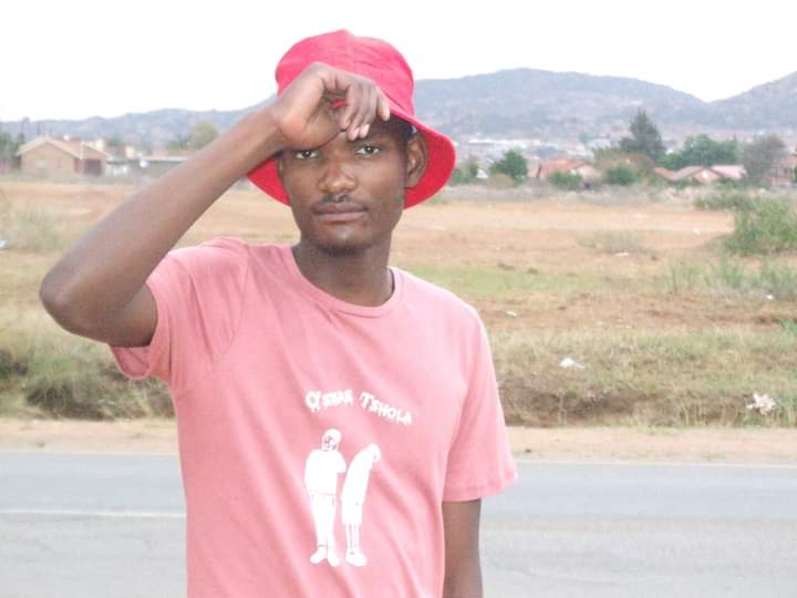 phashake1's tweet image. Hi Everyone. My name is Tony Kamogelo Mafokwane from Limpopo. I'm a winemaker. Please help me to promote my first beverage, OT Wines. Please retweet.🙏❤