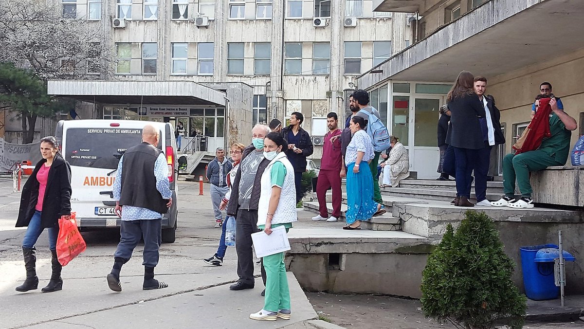 Carantina din municipiul Constanța va fi prelungită. Rata de infectare la mia de locuitori a trecut de 10 https://t.co/E4lfHudpn2 #news #stiri #romania https://t.co/wyQZVSMIU5