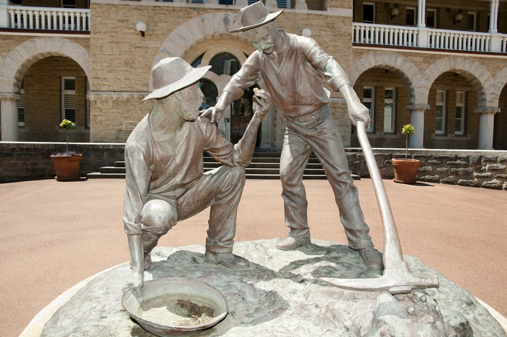 SentinelResCorp's tweet image. Perth Mint November gold sales rise to seven-month high.

The Perth Mint, owned by the government of Western Australia, refines more than 90% of the newly mined #gold in #Australia, one of the world’s top gold producers.

#Markets #PreciousMetals

reut.rs/3qiD4NO