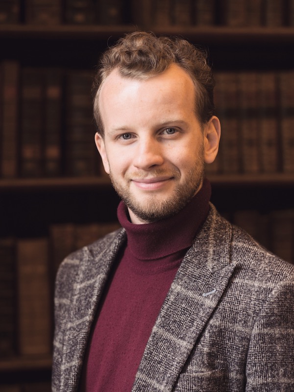 Advent Calendar: Days 21-24

On days 21 to 24 of our social media advent calendar, we introduced composers <a href="/derri_lewis/">derri joseph lewis 🏳️‍🌈</a> &amp; <a href="/ShruthiMusic/">Shruthi Rajasekar</a> and singers <a href="/ThomasJLowen/">Tom Lowen</a> &amp; <a href="/jackharberd_/">Jack Harberd</a>.

Check out the full calendar on fb &amp; insta.

#twelvecomposerscomposing #newmusic #choralmusic