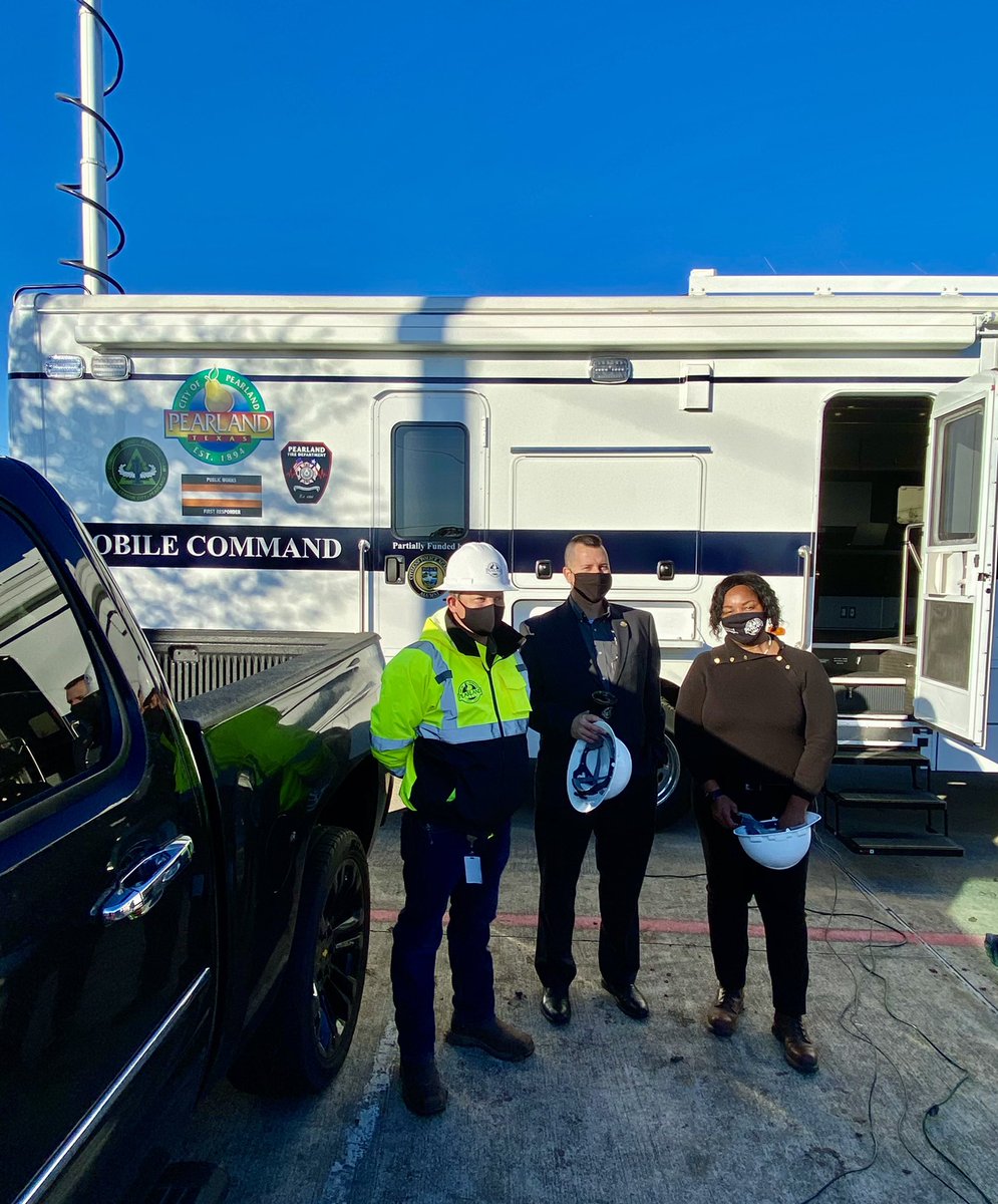 jayhawkmi's tweet image. Groundbreaking week as we formalize construction start new public library, operated by @BrazoriaCounty Library System.  New 39k sq ft bldg on beautiful site on Shadow Creek Pkwy. Great staff + contract/design team to bring lifelong-learning asset. @SpawGlass1953  @PGALdesign