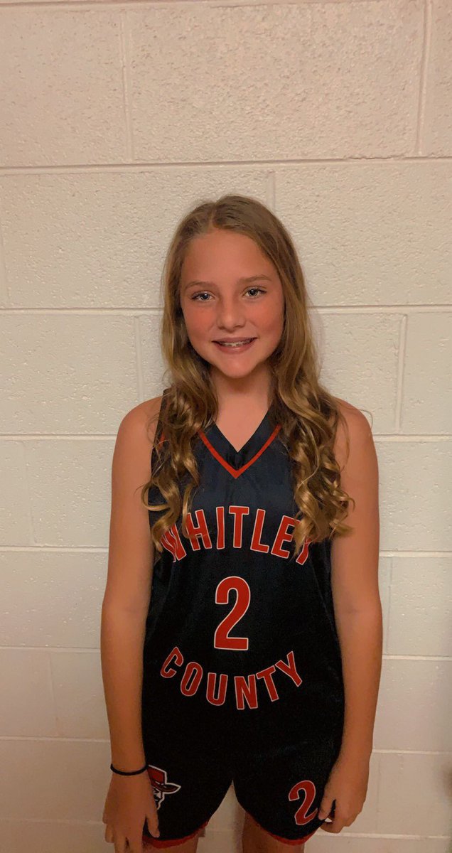 •7th Grade•
🏀#2 Khylea Ray Collier🏀
This is the first year Khylea Ray has been a Lady Colonel! Khylea Ray has played basketball for 6 years. She says she loves being a Lady Colonel because she gets to play her favorite sport with her favorite people!
