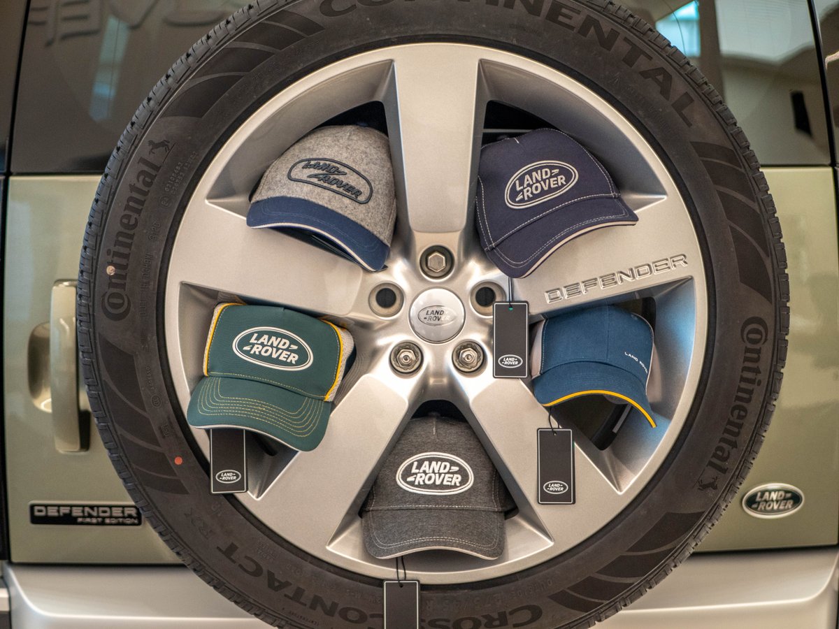 RybrookLR's tweet photo. Tag someone down below who would love a Land Rover Cap for Christmas!
.
.
.
#RybrookLandRover #LandRover #Rybrook #LandRoverAccessories #Cap #Hat https://t.co/z7XkSdtJ5r