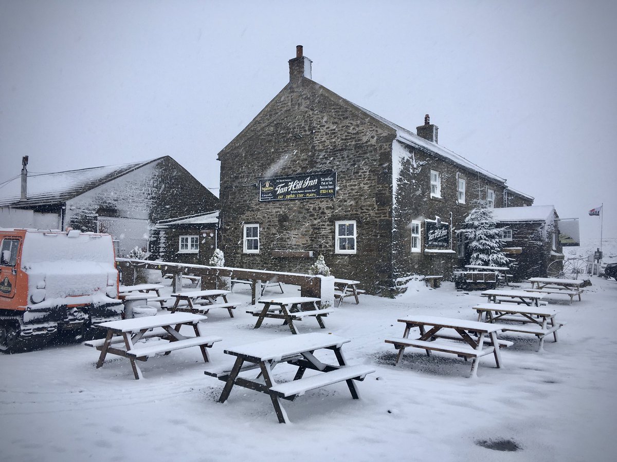 PaulKingstonITV's tweet photo. Wintry goodness out in the Yorkshire Dales this morning. #snow #uksnow https://t.co/DAurIPUuAO