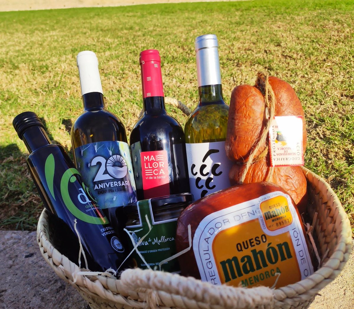 Por #UnaNavidaddeCalidad, consume #productolocal! Busca nuestros #sellosdecalidad!

#UnNadaldeQualitat #ProperdeQualitatProperperaTu #ProductedeQualitatIB <a href="/BinissalemDO/">DO Binissalem</a> <a href="/VtMallorca/">Vi de la Terra de Mallorca</a>  <a href="/OlivadeMallorca/">Oliva de Mallorca</a> <a href="/OlideMallorca/">Oli de Mallorca</a> <a href="/quesomahon/">Queso Mahón-Menorca</a> <a href="/SobrasadaMLLC/">Sobrasada Mallorca</a> <a href="/AgriculturaGOIB/">Conselleria d'Agricultura, Pesca i Medi Natural</a> @PEiDL_mallorca