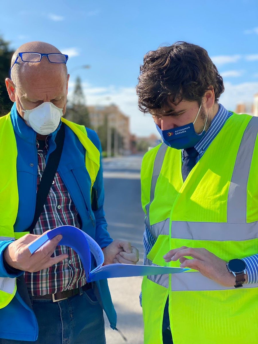 PacoGutierrezM's tweet photo. Replanteo de las actuaciones de mejora de la red de pluviales de la C/ Campoamor y saneamiento de Avda. Sudamérica. Financia #PlanCoopera de @dipalme_almeria y @AytoRoquetas 

#Roquetas #RoquetasdeMar #UnNuevoImpulso https://t.co/H4Lp4XI9oK