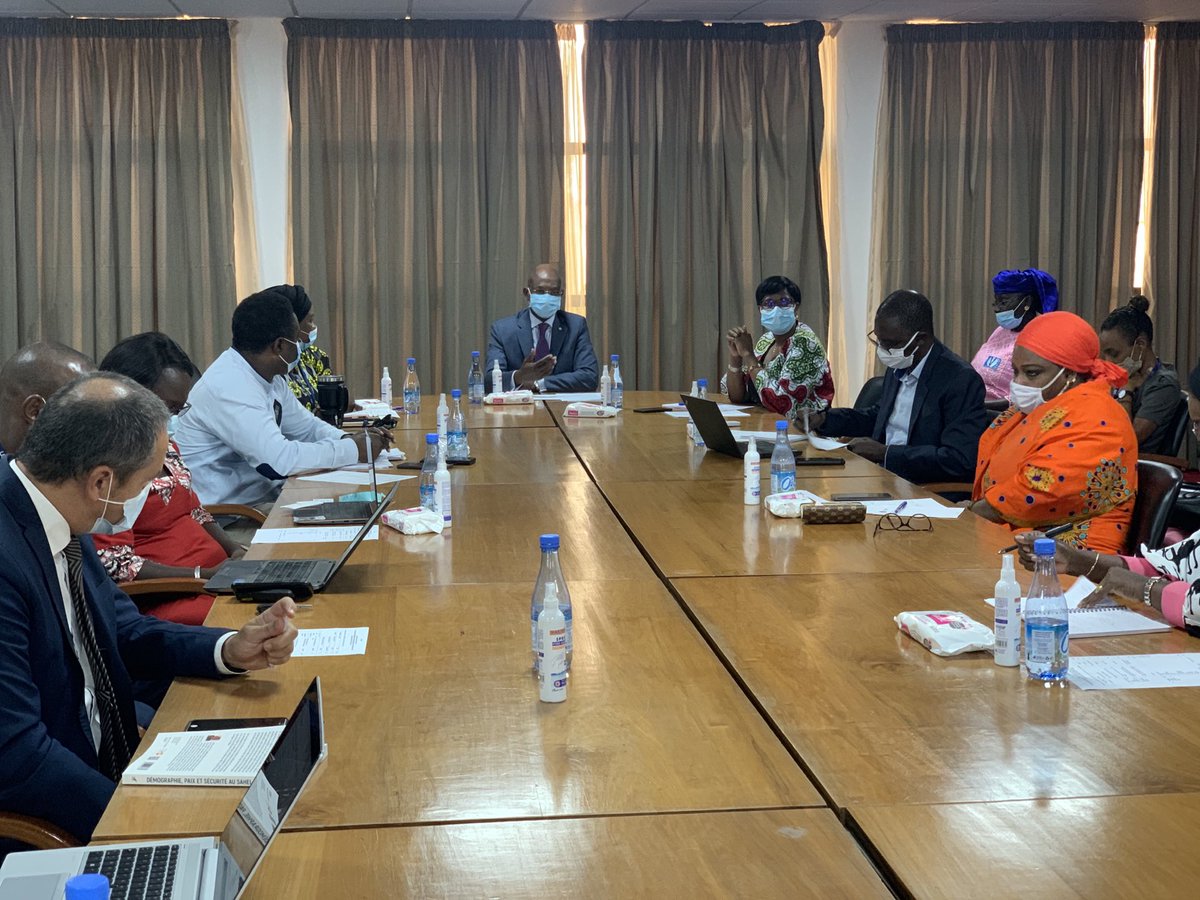 Présentation au Coordonnateur Résident ⁦<a href="/OnuSenegal/">ONU Sénégal 🇺🇳</a>⁩ ⁦⁦<a href="/Siaka_coul/">Siaka Coulibaly</a>⁩ du Projet Territorialisation Inclusive des #ODD dans la Commune de Fass basé sur une approche de partenariat.
⁦<a href="/PNUDSenegal/">PNUD Sénégal</a>⁩ ⁦⁦<a href="/OnudiSenegal/">ONUDI Sénégal</a>⁩ ⁦<a href="/UNCDF/">UN Capital Development Fund</a>⁩ ⁦<a href="/ONUFemmes/">ONU Femmes</a>⁩ ⁦⁦