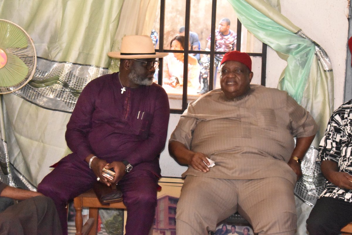 RtHonJones's tweet photo. Over the weekend, I had the singular honour to be chosen by our leader, Chief Engr. Emmanuel Iwuanyanwu, to bless his son and daughter in-law, Mr and Mrs Chinedu Iwuanyanwu, during their traditional wedding ceremony.@EmekaIhedioha @dino_melaye @TVCNews_Africa @seunokin https://t.co/WMZJ37iykL
